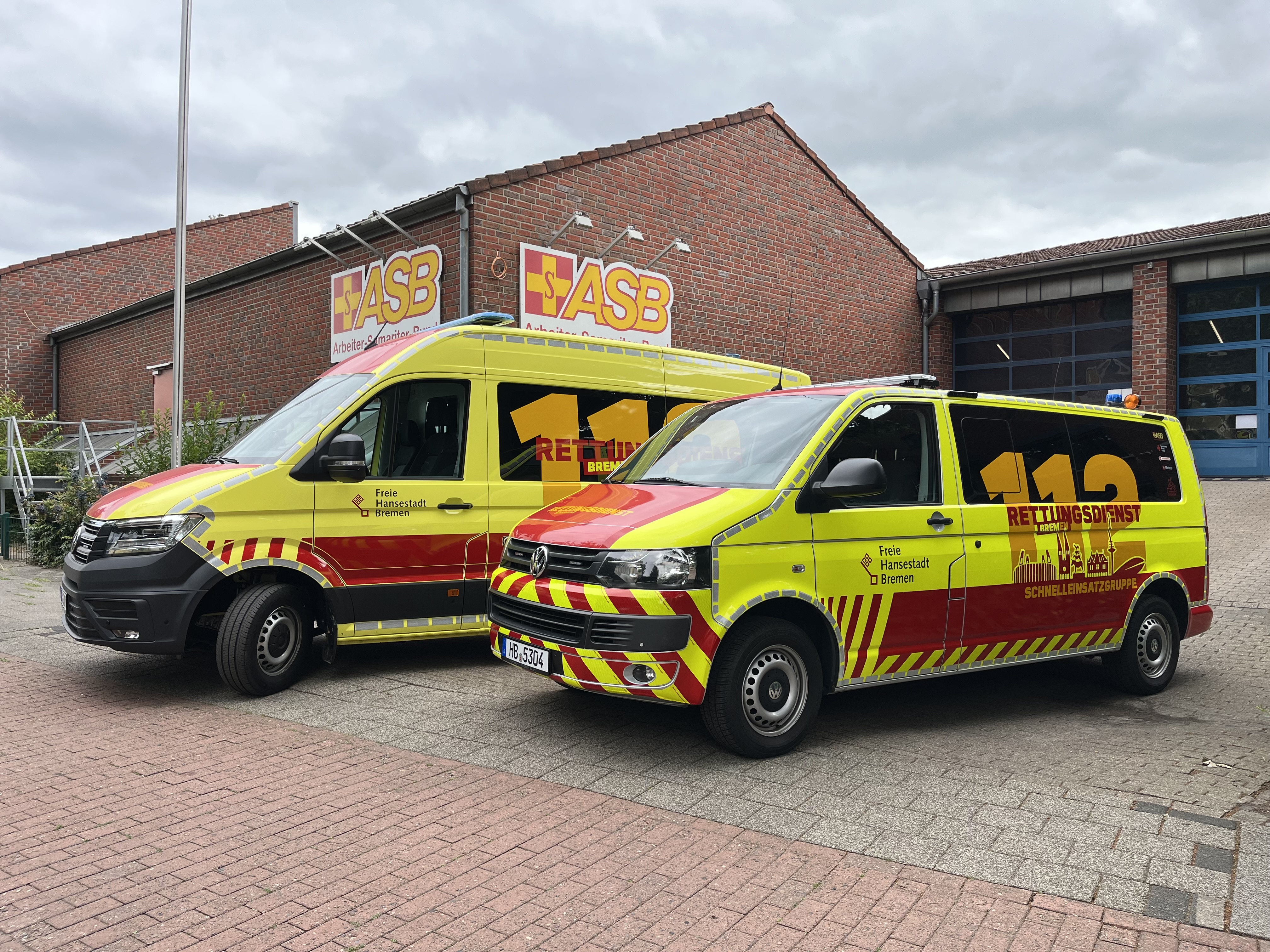 Zwei neue Einsatzfahrzeuge für den Sonderbedarf Rettungsdienst beim ASB Bremen